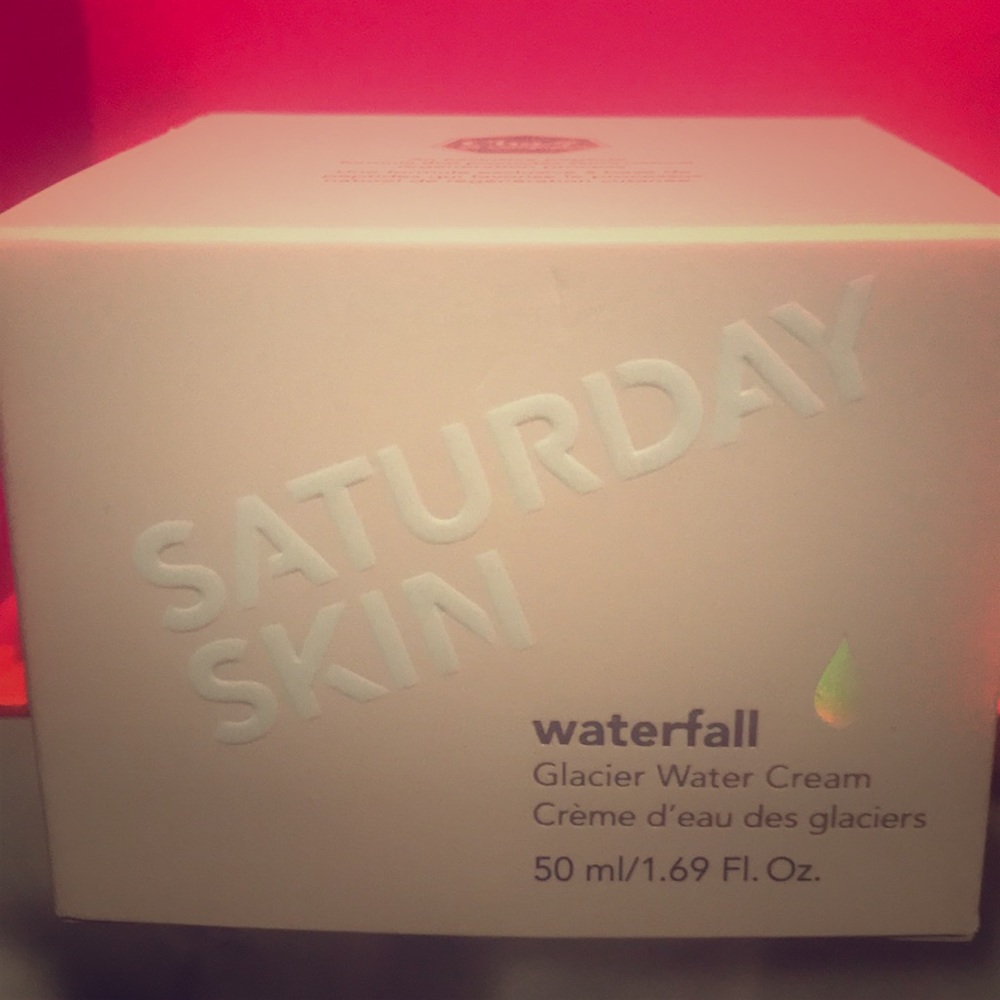 Saturday Skin Waterfall